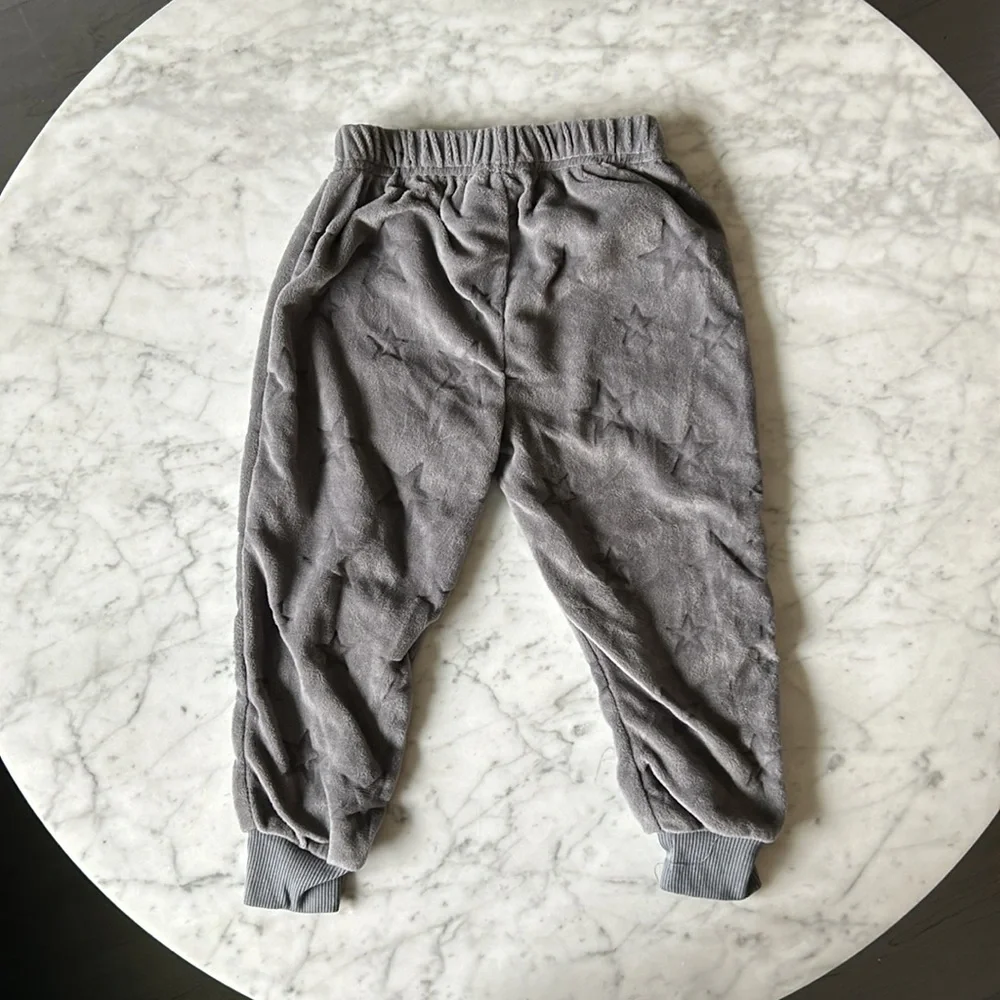 💫 Sleep on it velour sleep set toddler size 3T dark grey with star imprint.